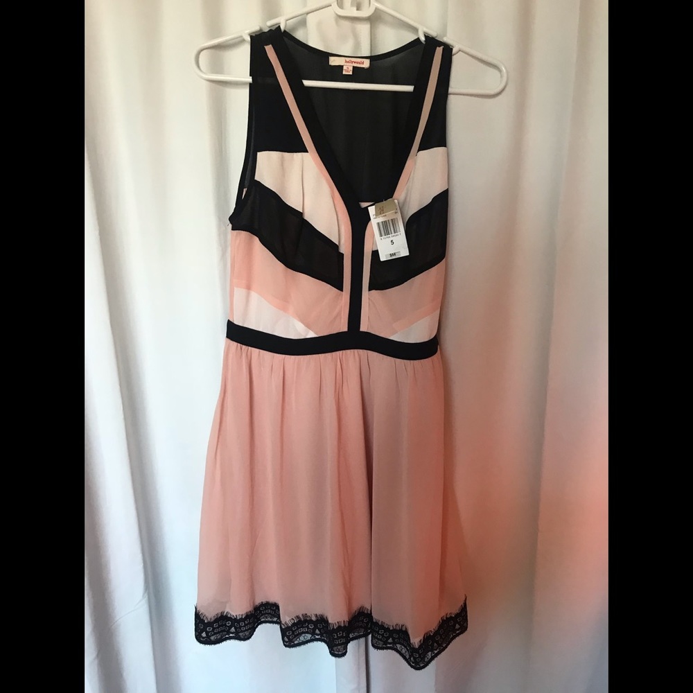 SOLD NWT Hollywould colorblock dress (size 5)